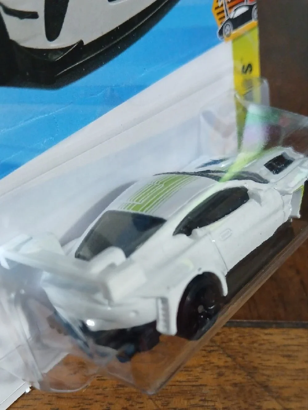 2024 Aston Martin Vantage GT3 Toy Car - White with Green Accents